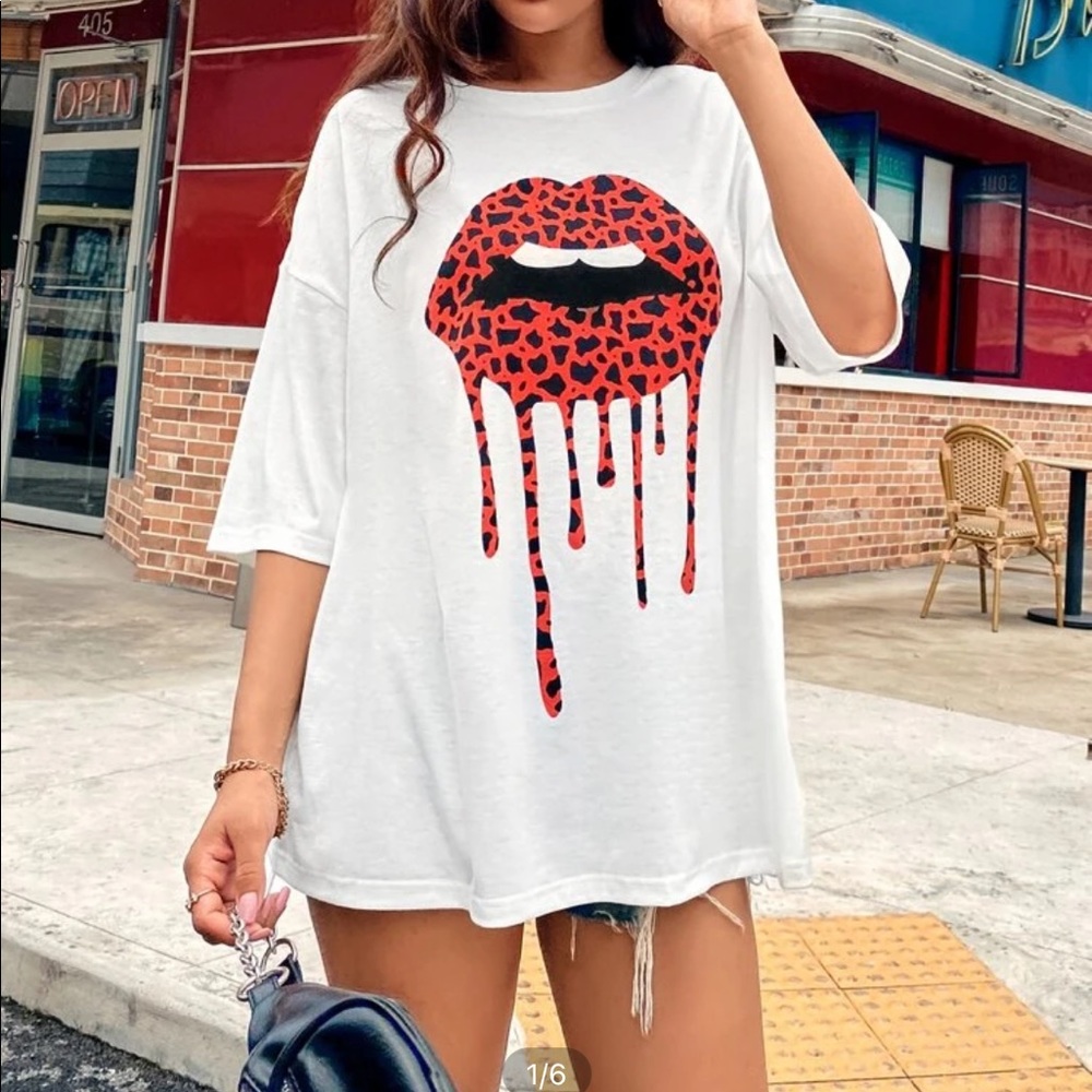lip drip print oversized tee